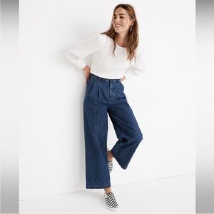 Madewell Pleated Wide Leg jeans. Size 6.